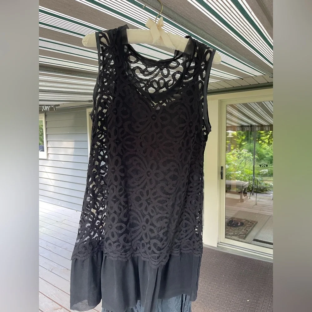 LBD 💅🏼 Black Lace Sleeveless Dress w/silk slip that could be worn on its own.EUC - Picture 5 of 13